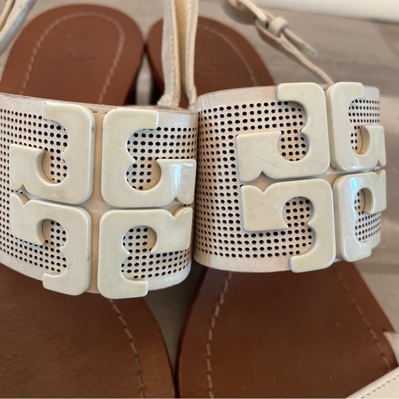 Tory Burch Lowell 2 Ivory Perforated Leather Logo Sandal 2" Heels Size 9.5 - Picture 4 of 15